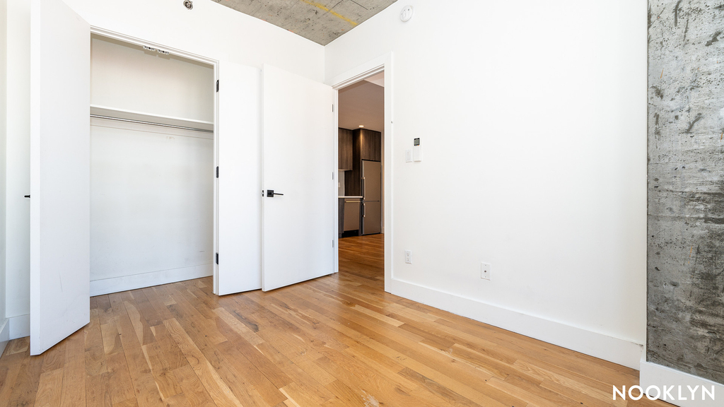 824 E New York Ave 11203 - Photo 6