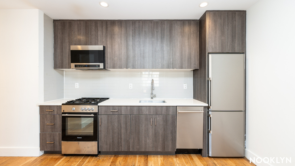 824 E New York Ave 11203 - Photo 0
