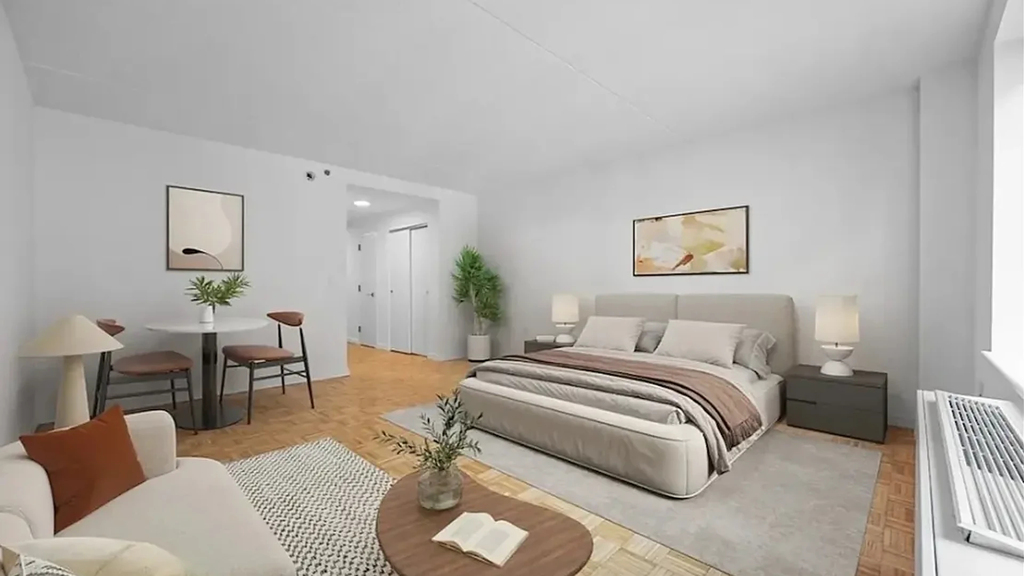 520 W 48th St - Photo 2