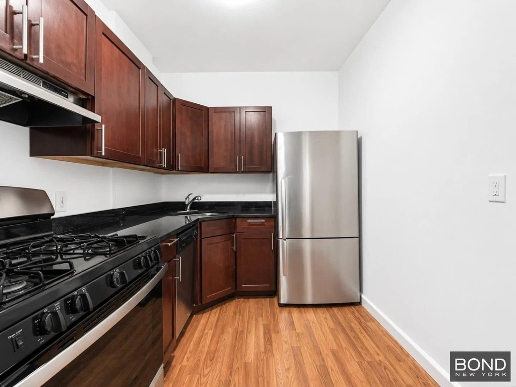 West 11th Street - Photo 3