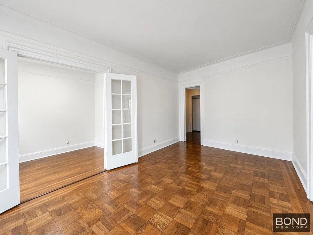 West 11th Street - Photo 1