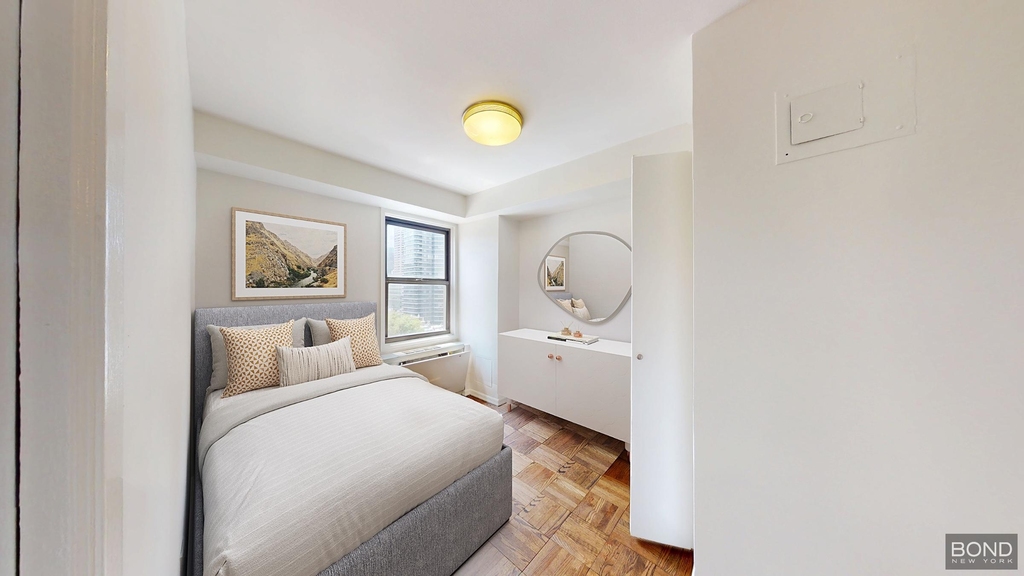 East 63rd Street - Photo 1