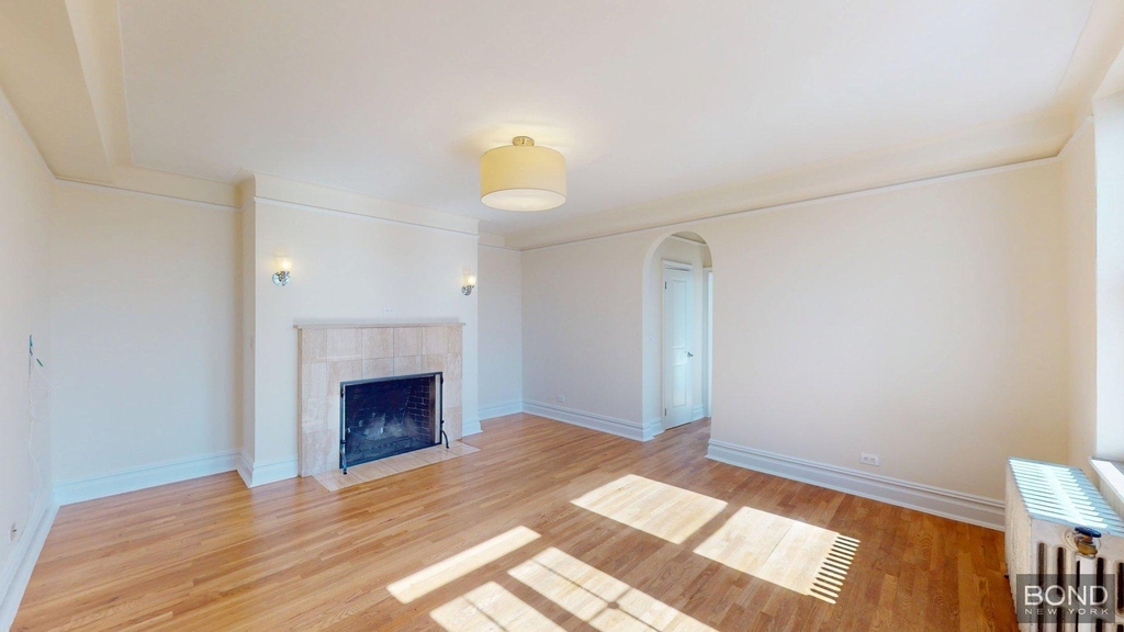 Second Avenue - Photo 1