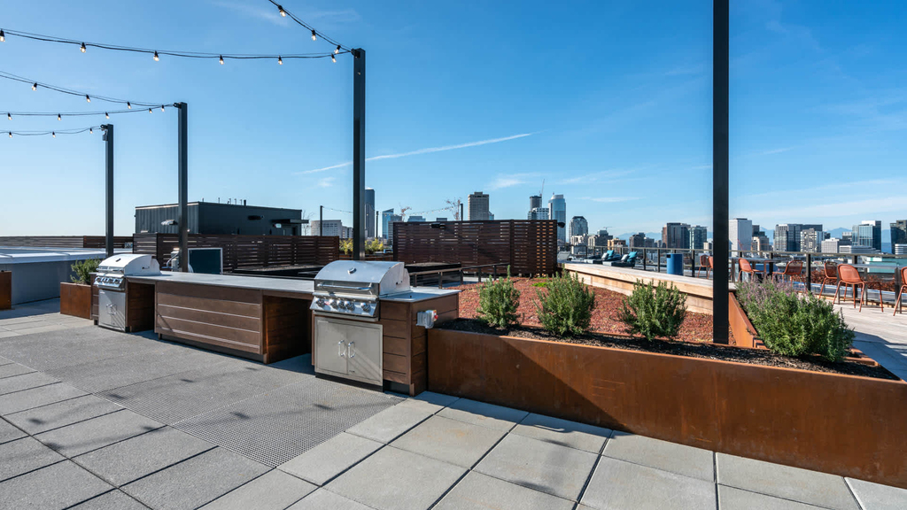 1401 East Madison Street - Photo 30