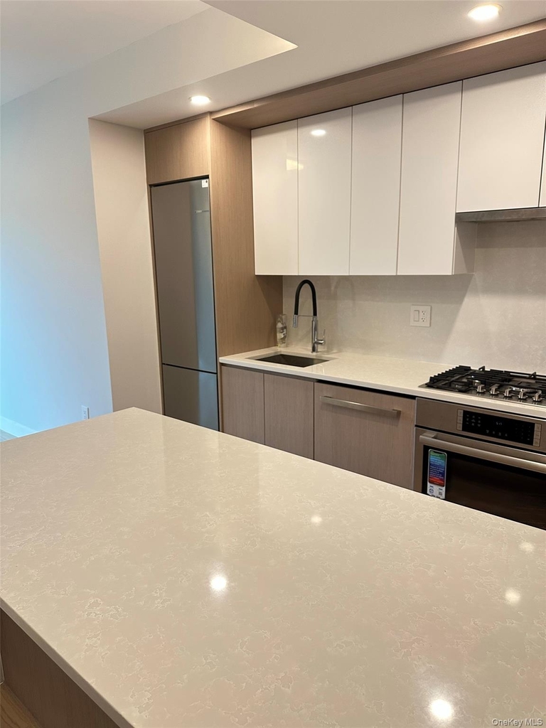 38th Avenue - Photo 38