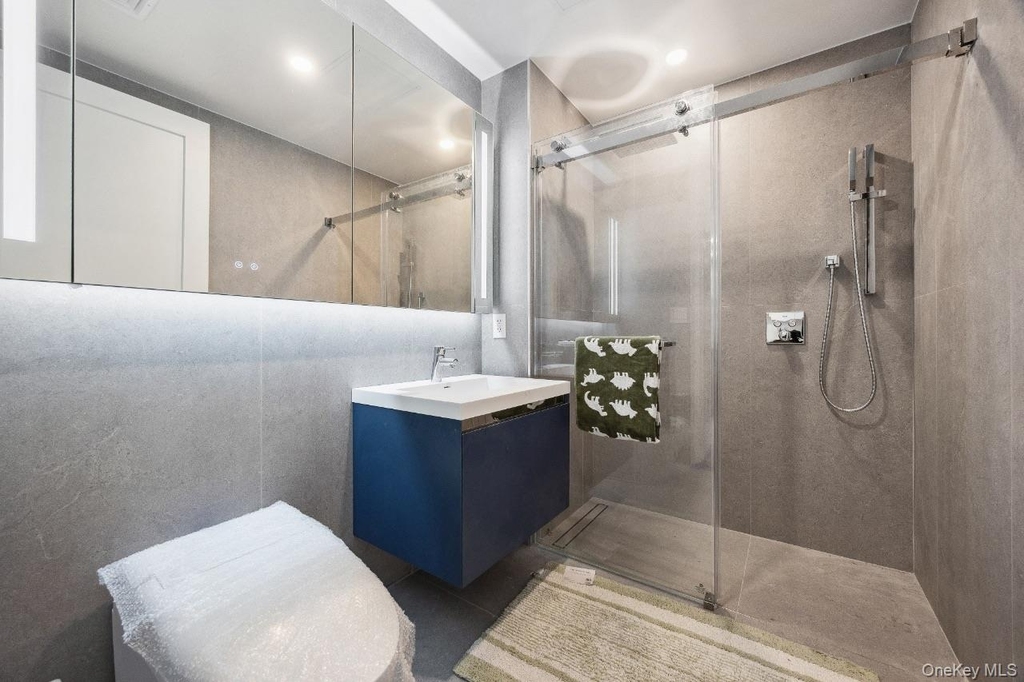 38th Avenue - Photo 32
