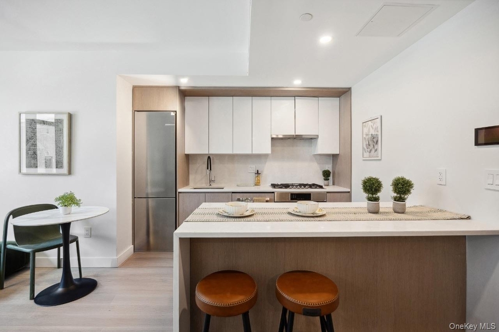 38th Avenue - Photo 5