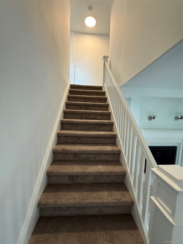7 Suffolk Lane - Photo 17