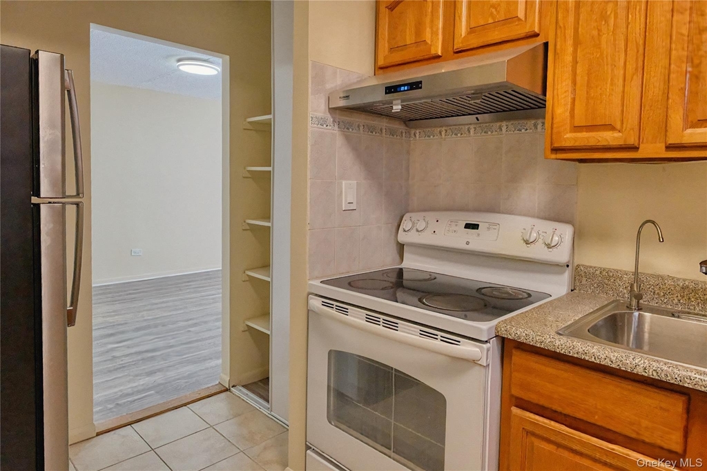 136-35 Maple Avenue - Photo 9