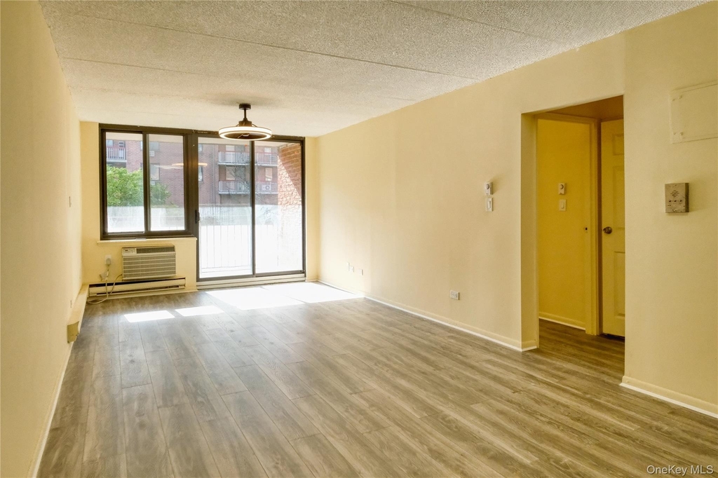 136-35 Maple Avenue - Photo 1