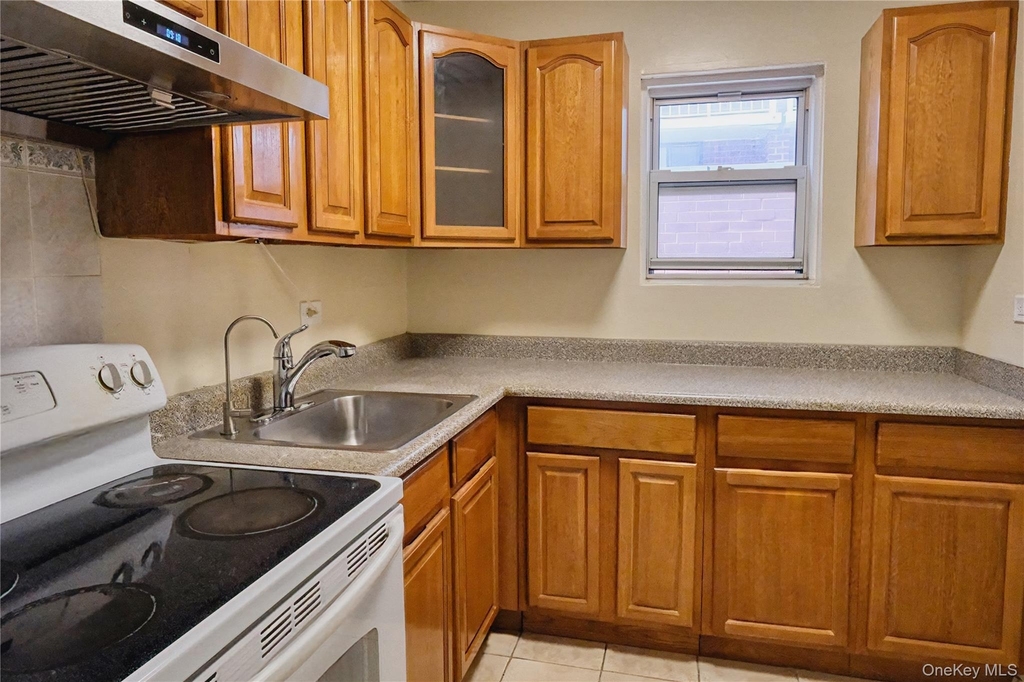 136-35 Maple Avenue - Photo 11