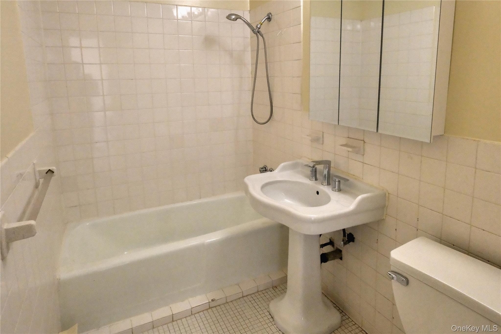 136-35 Maple Avenue - Photo 13