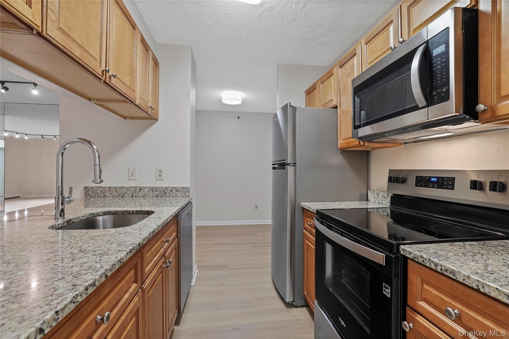 25 Rockledge Avenue - Photo 8