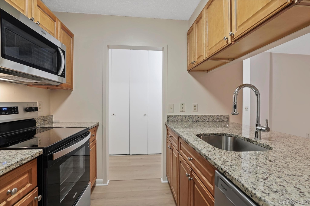 25 Rockledge Avenue - Photo 9