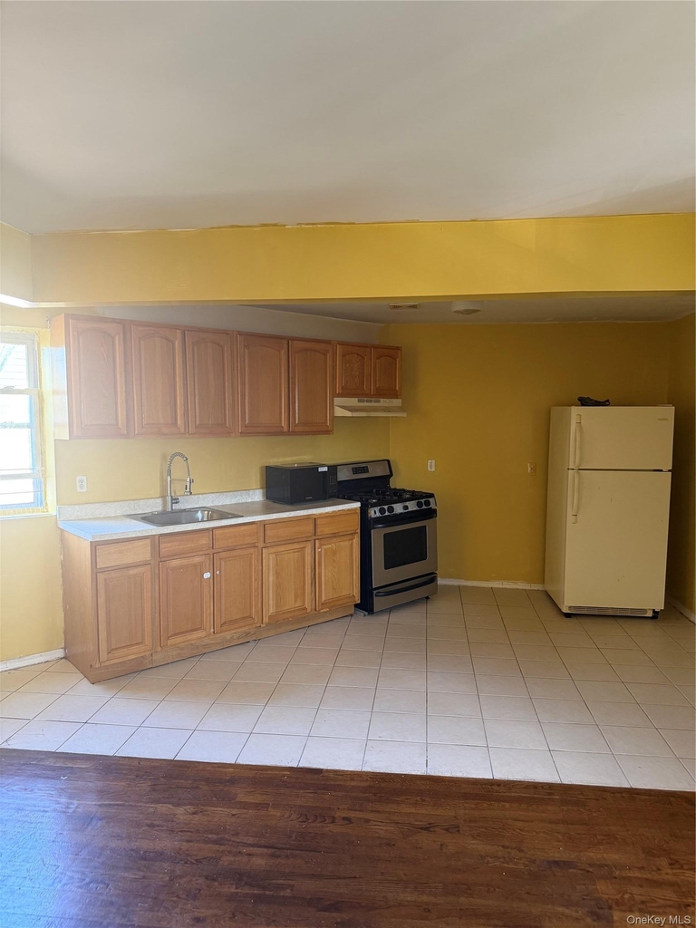 93-20 197th Street - Photo 5