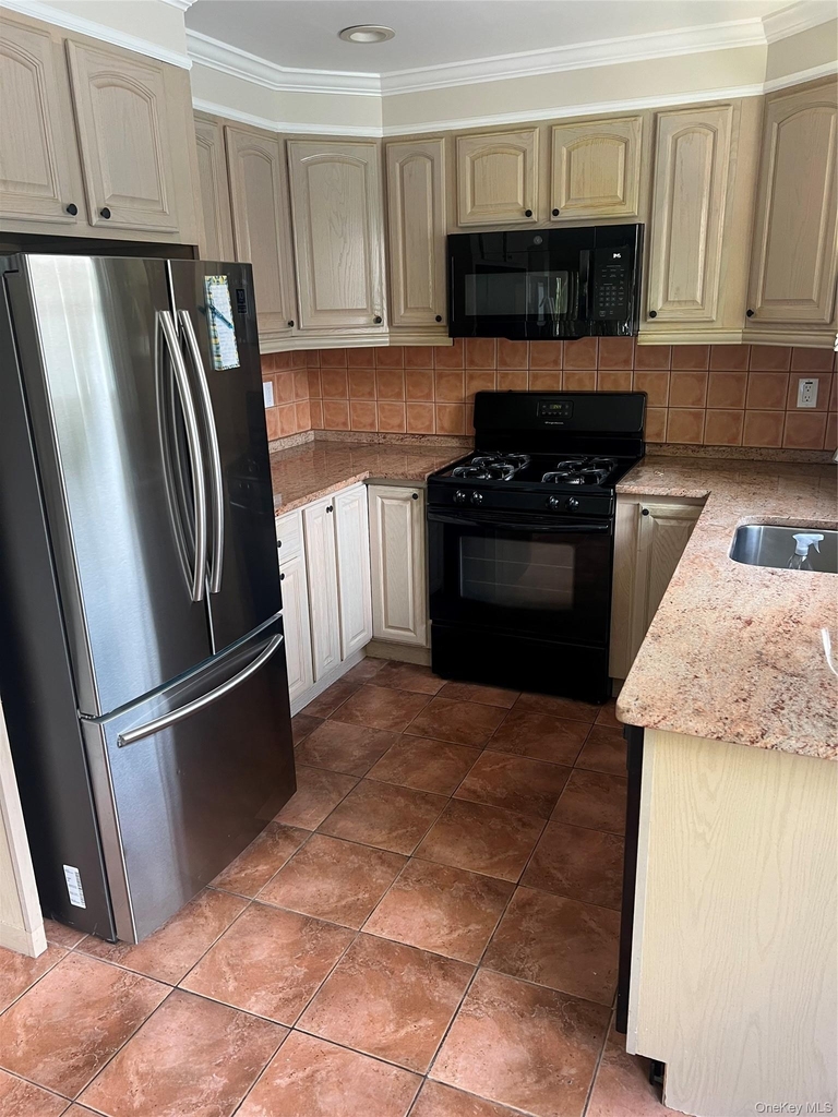 548 S 9th Avenue - Photo 2