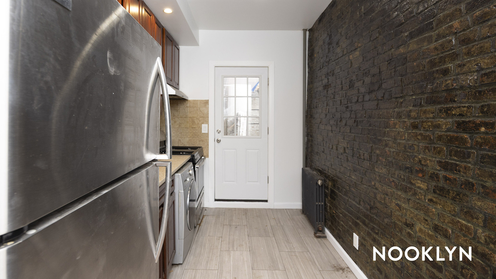 1806 George St 11385 - Photo 8