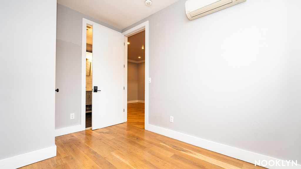 137 21st St  11232 - Photo 8