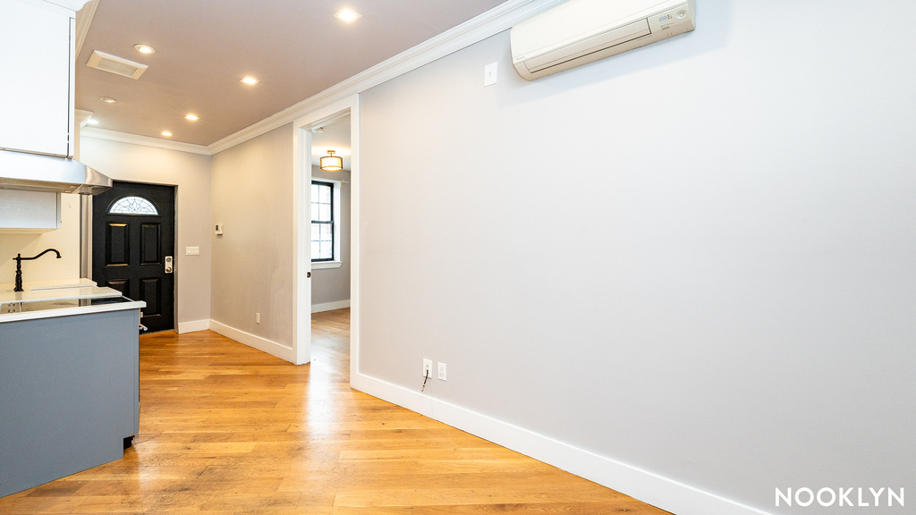 137 21st St  11232 - Photo 4