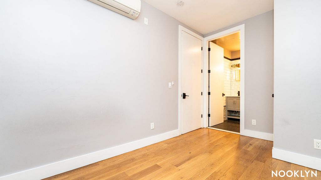 137 21st St  11232 - Photo 13