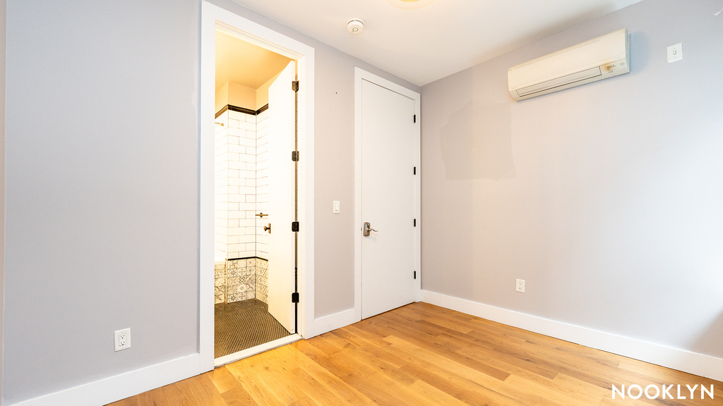 137 21st St  11232 - Photo 17
