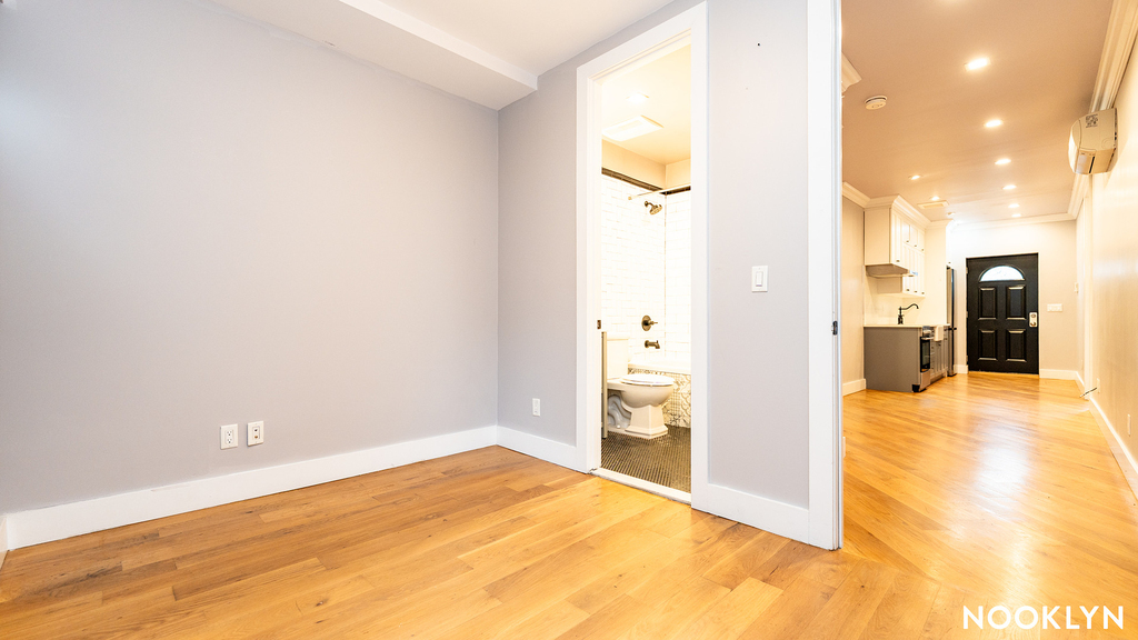 137 21st St  11232 - Photo 16