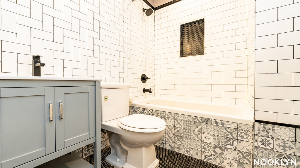 137 21st St  11232 - Photo 18