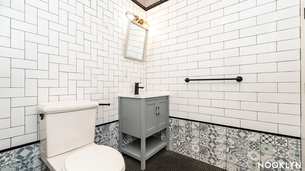 137 21st St  11232 - Photo 10