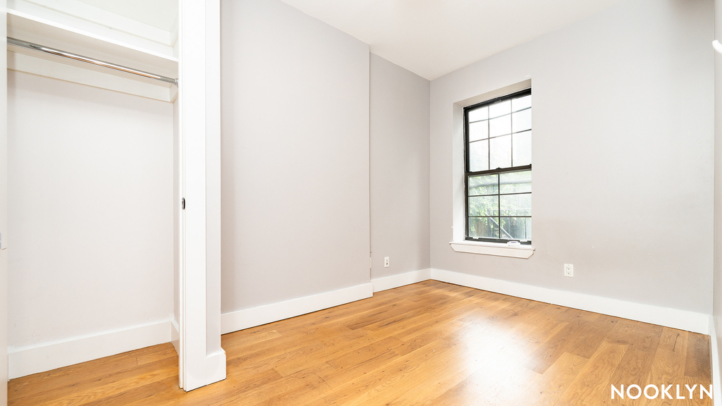 137 21st St  11232 - Photo 11