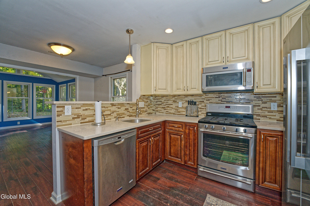 638 Top Ridge Drive - Photo 9