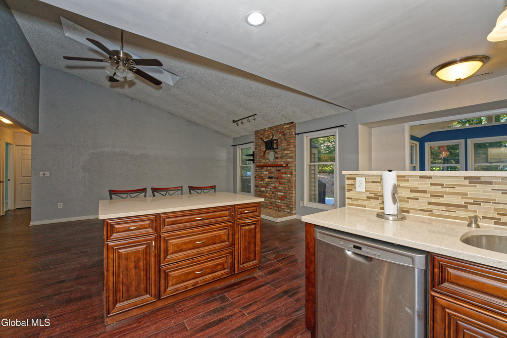 638 Top Ridge Drive - Photo 11