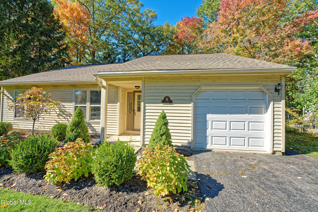 638 Top Ridge Drive - Photo 2
