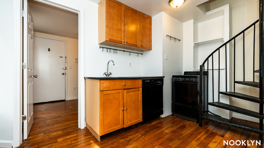 73 Pineapple St 11201 - Photo 13