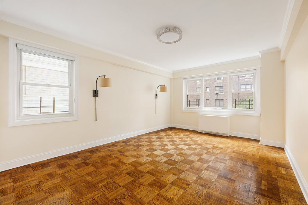 345 E 56th Street - Photo 10