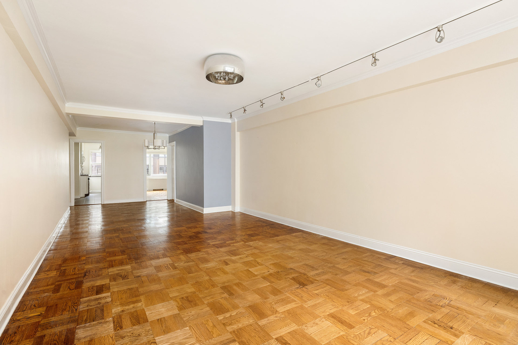 345 E 56th Street - Photo 5