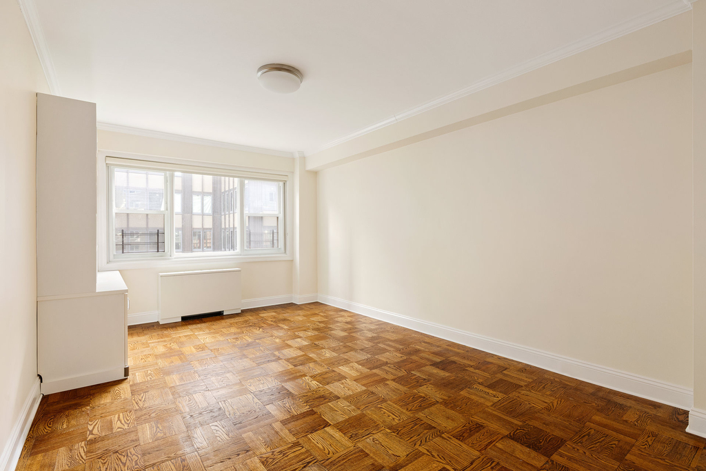345 E 56th Street - Photo 13