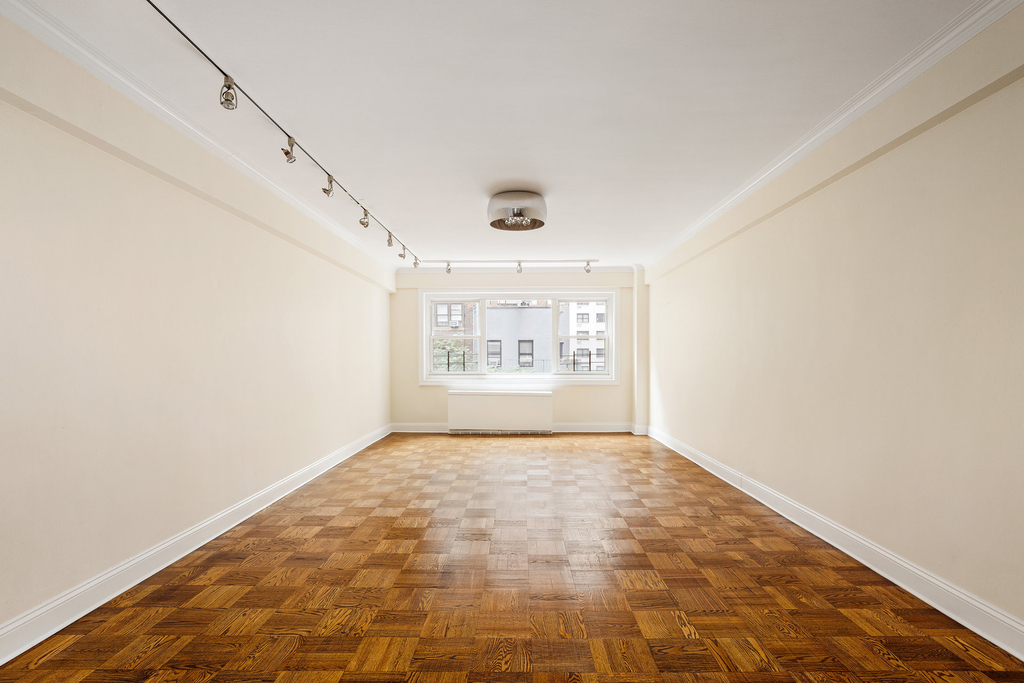 345 E 56th Street - Photo 3