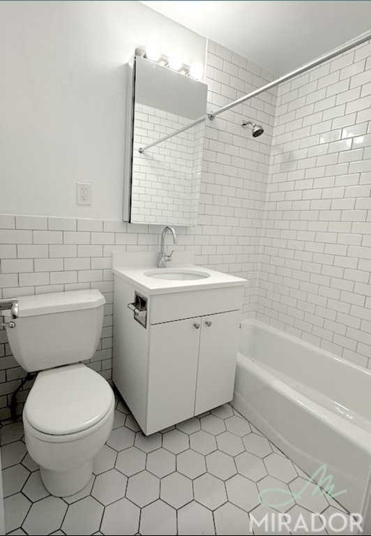 270 Park Avenue S - Photo 4