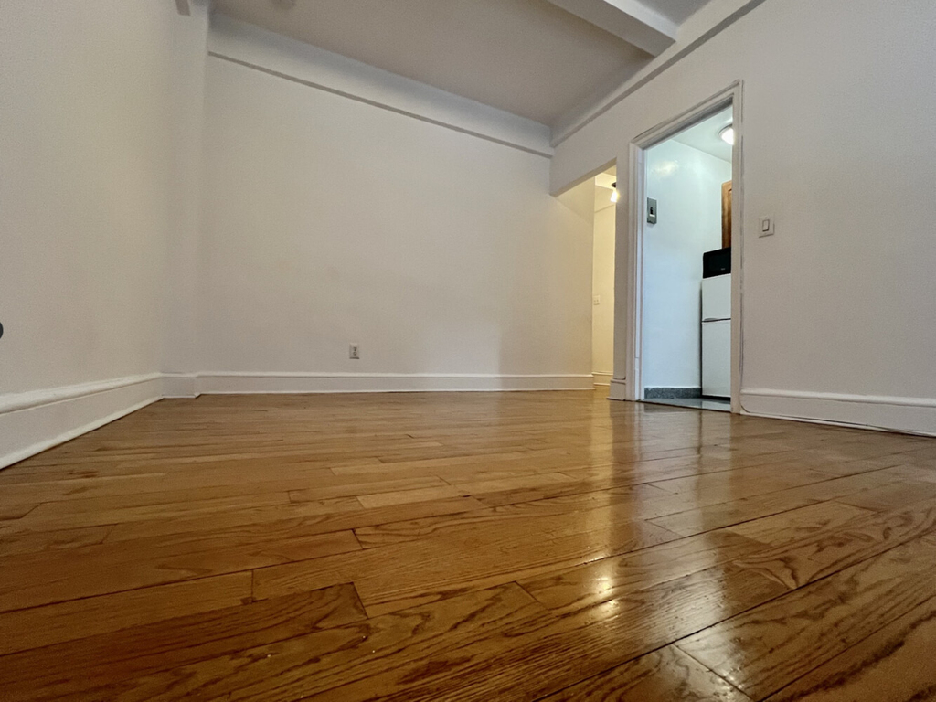155 E 52nd Street - Photo 0