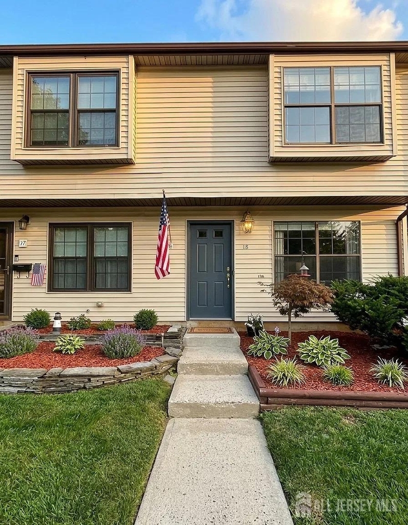 115 Willett Avenue - Photo 0