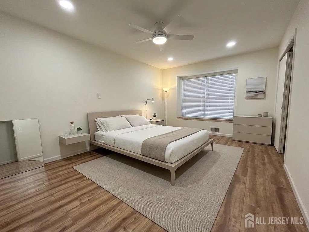 115 Willett Avenue - Photo 3