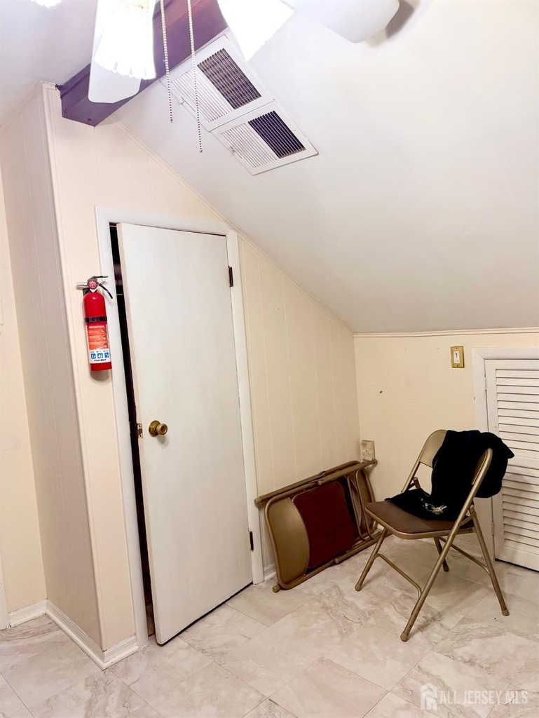 131 William Street - Photo 9
