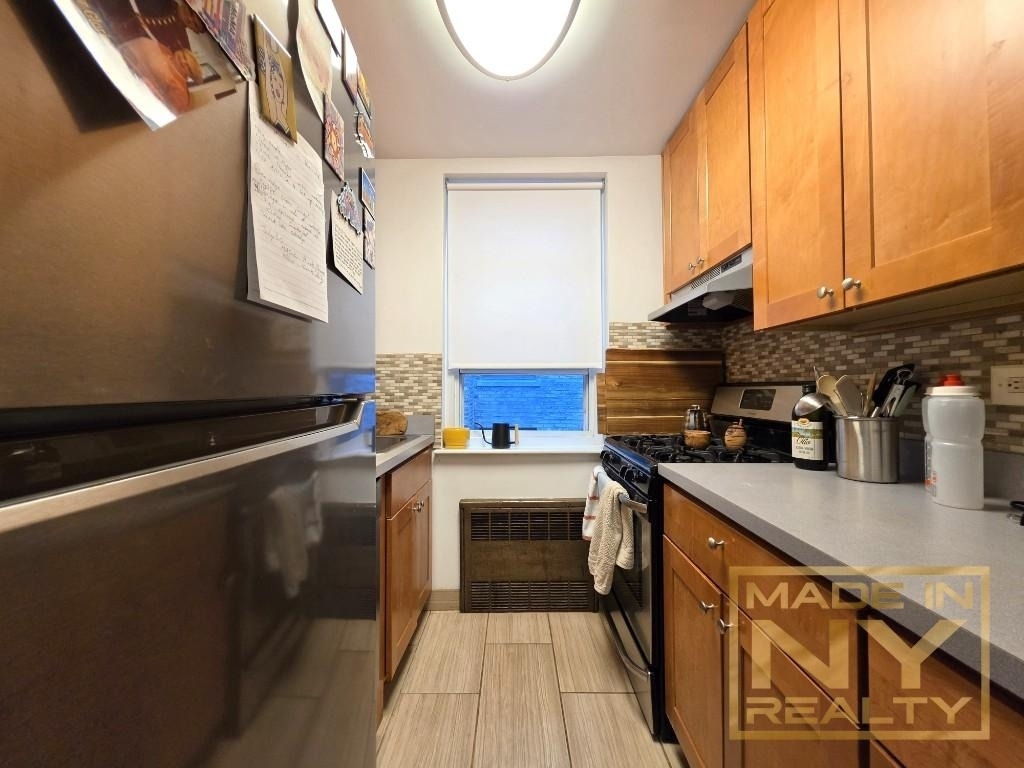320 W 30th Street - Photo 0