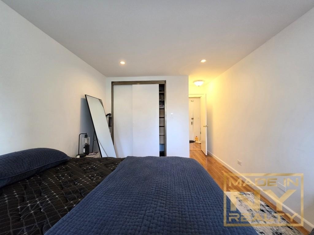 320 W 30th Street - Photo 6