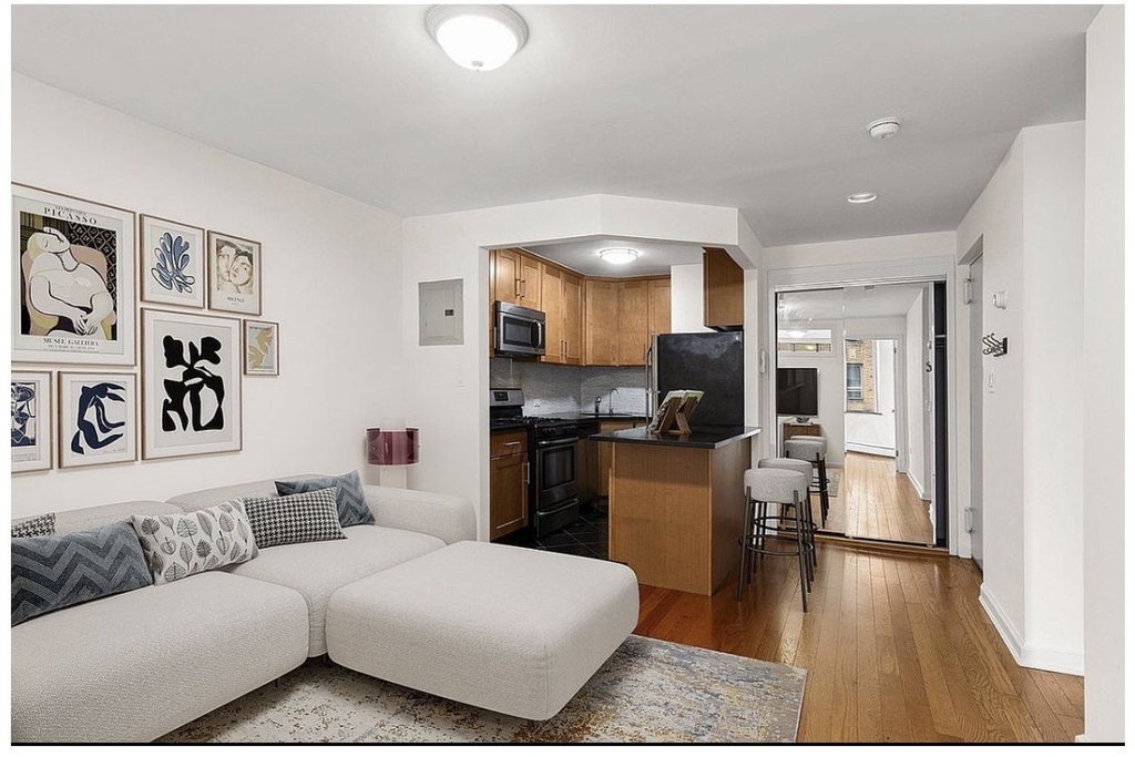 4 W 104th Street - Photo 0