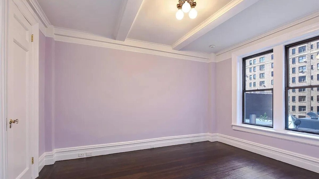 146 E 49th Street - Photo 1