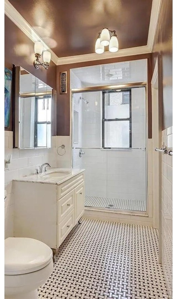 146 E 49th Street - Photo 2