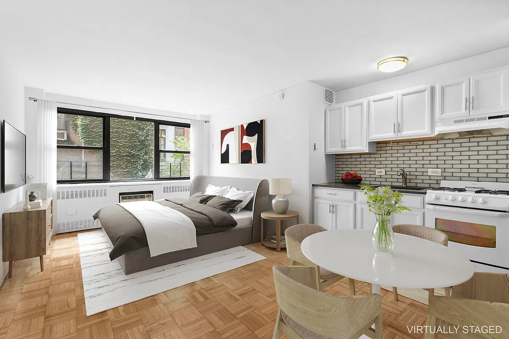 110 E 36th Street - Photo 0