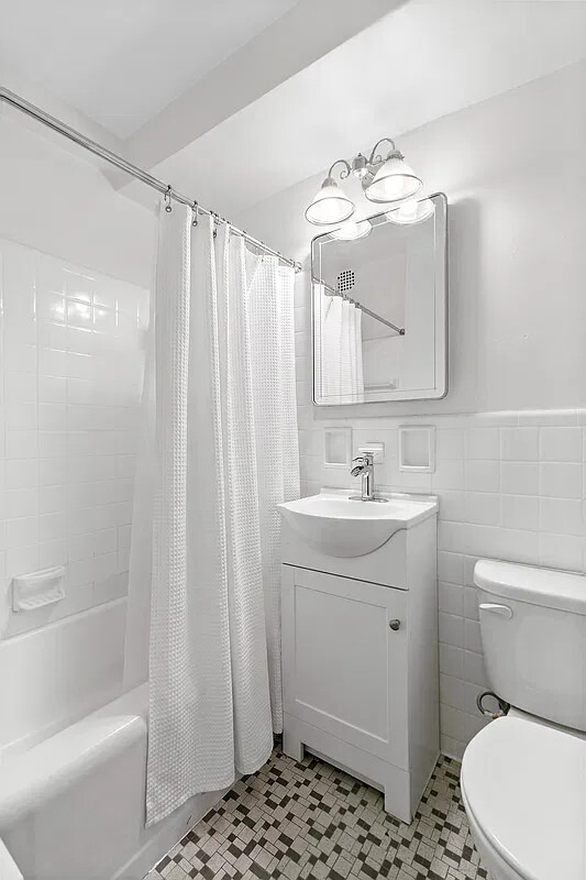 110 E 36th Street - Photo 5