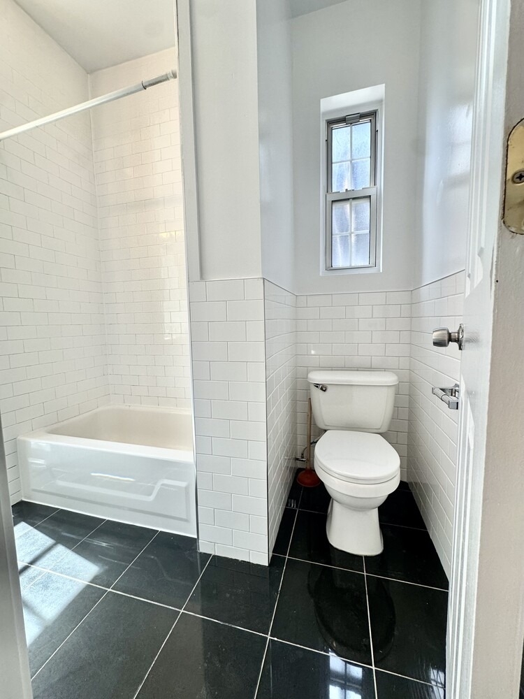 194 Bedford Avenue - Photo 12